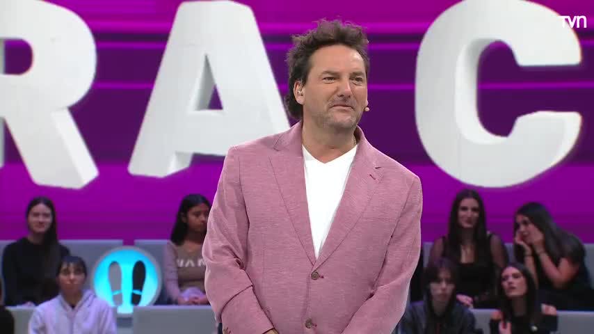 Karla es nuestra "Miss Ahora Caigo"