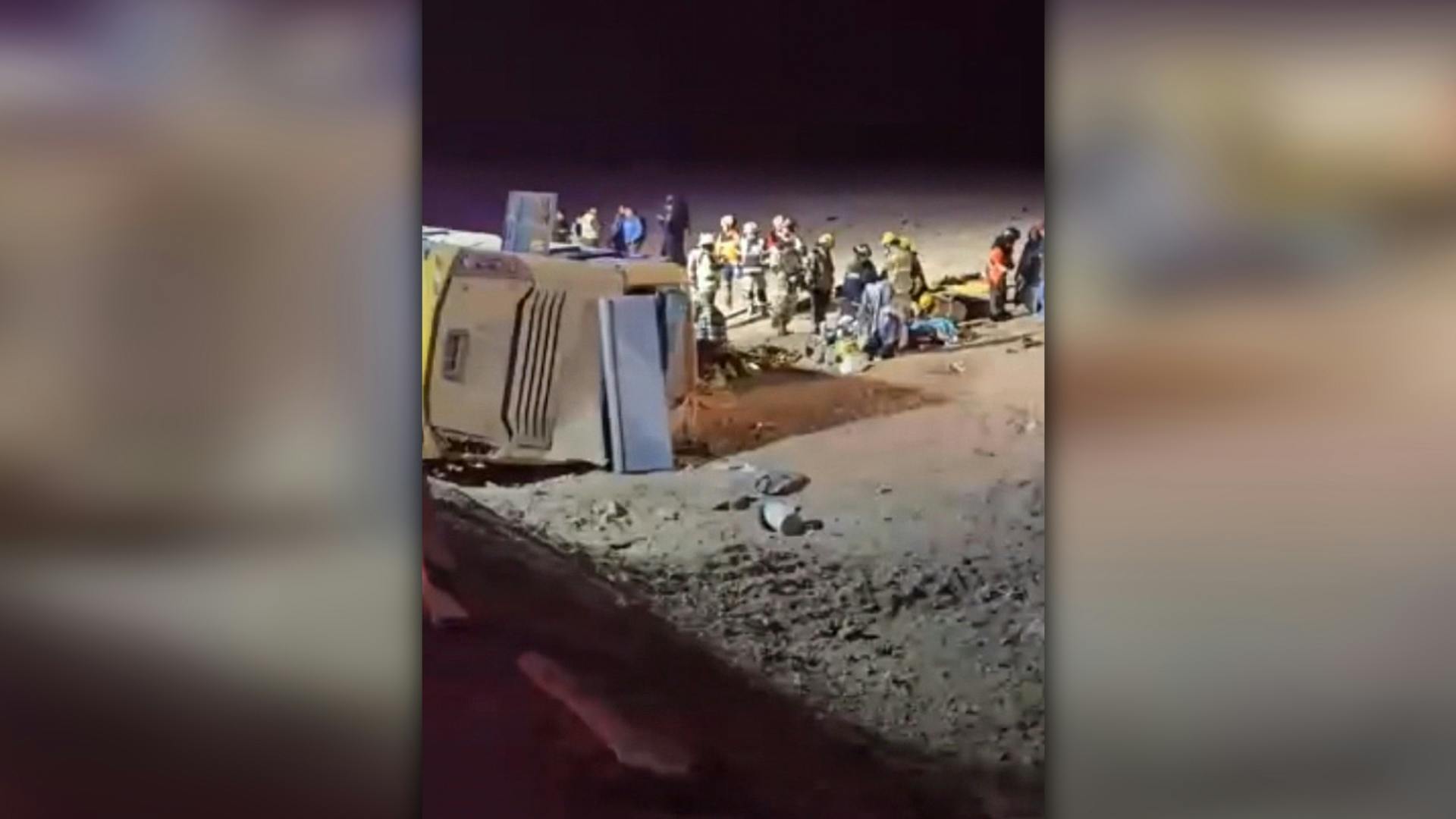 Cuatro fallecidos deja accidente de bus argentino volcado en la comuna de Taltal 