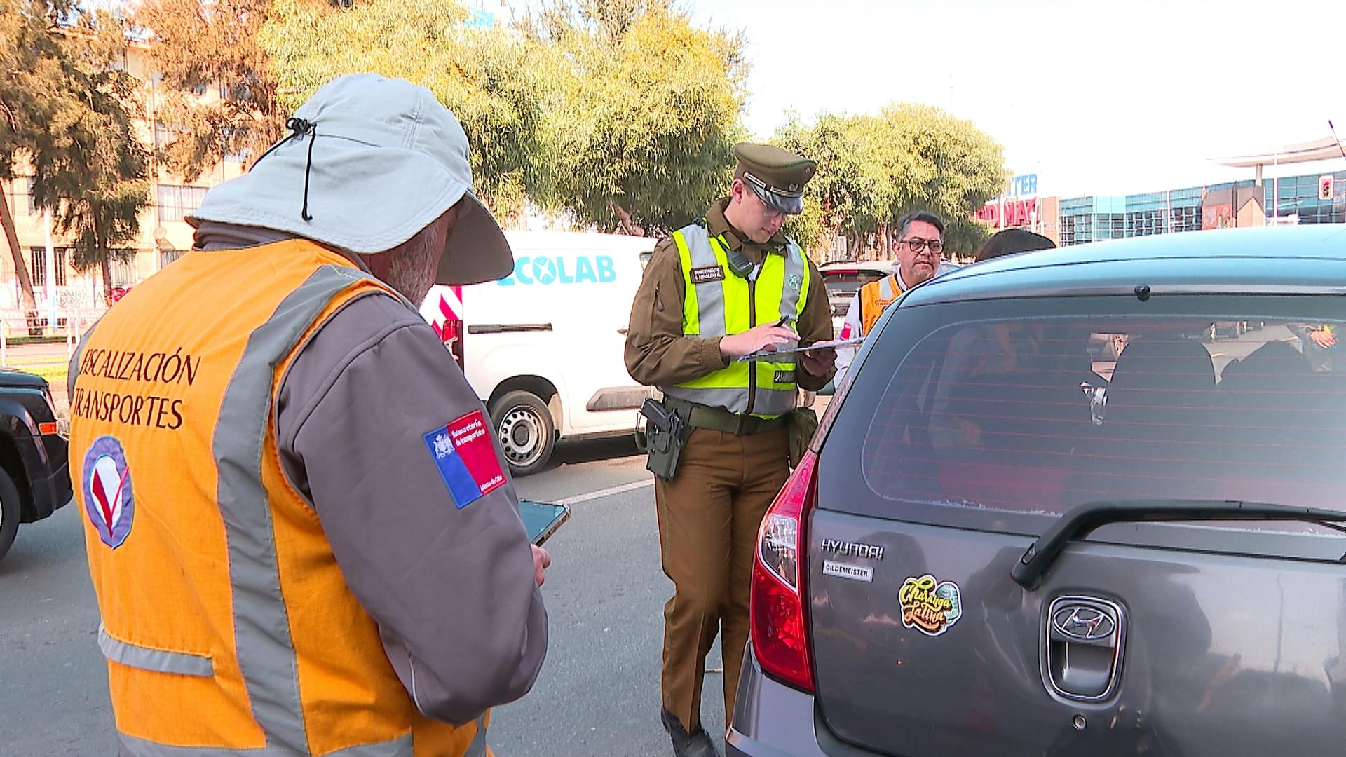 Continúan fiscalizaciones vehiculares en centro de Antofagasta