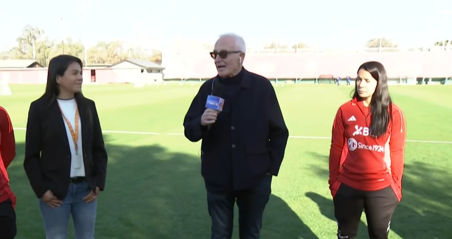 La arenga de Pedro Carcuro a La Roja Femenina: "Ustedes siempre han sabido sacar la cara por Chile"