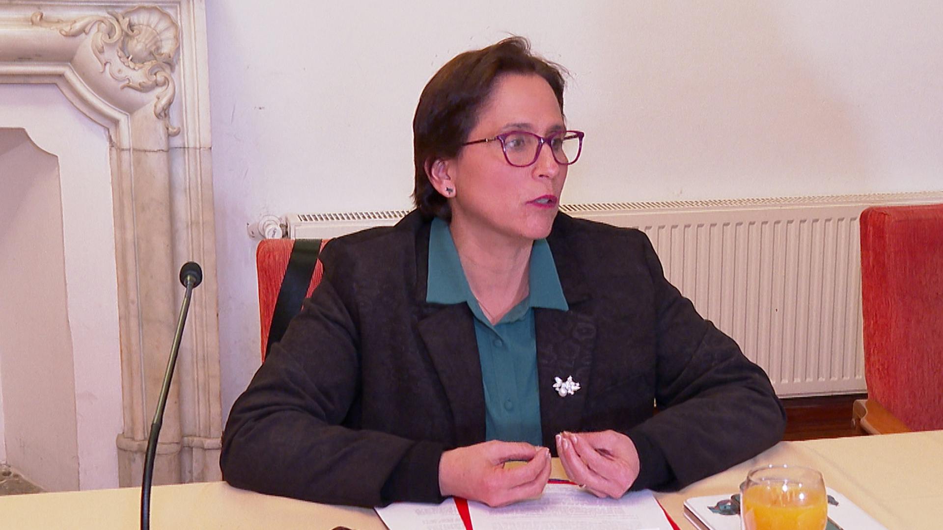 Subsecretaria Leitao se reunió con alcaldes para detener homicidios en Biobío