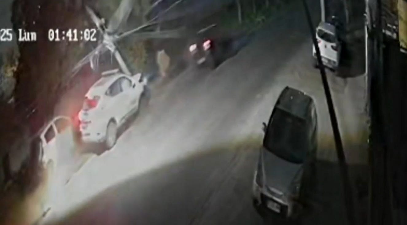 Impactante video: Venezolano en situación irregular provoca choque a patrulla municipal