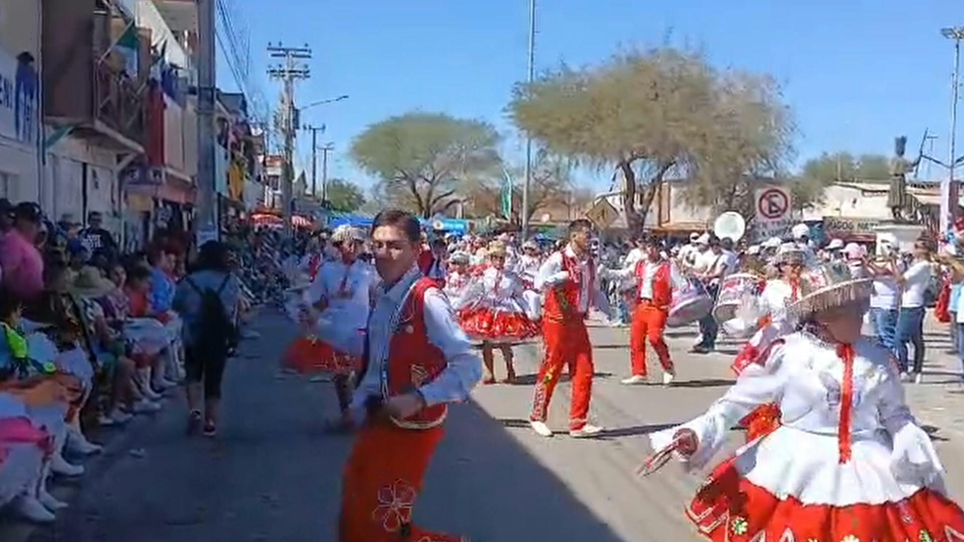 Masiva concurrencia de Antofagastinos a fiesta religiosa de la Tirana.