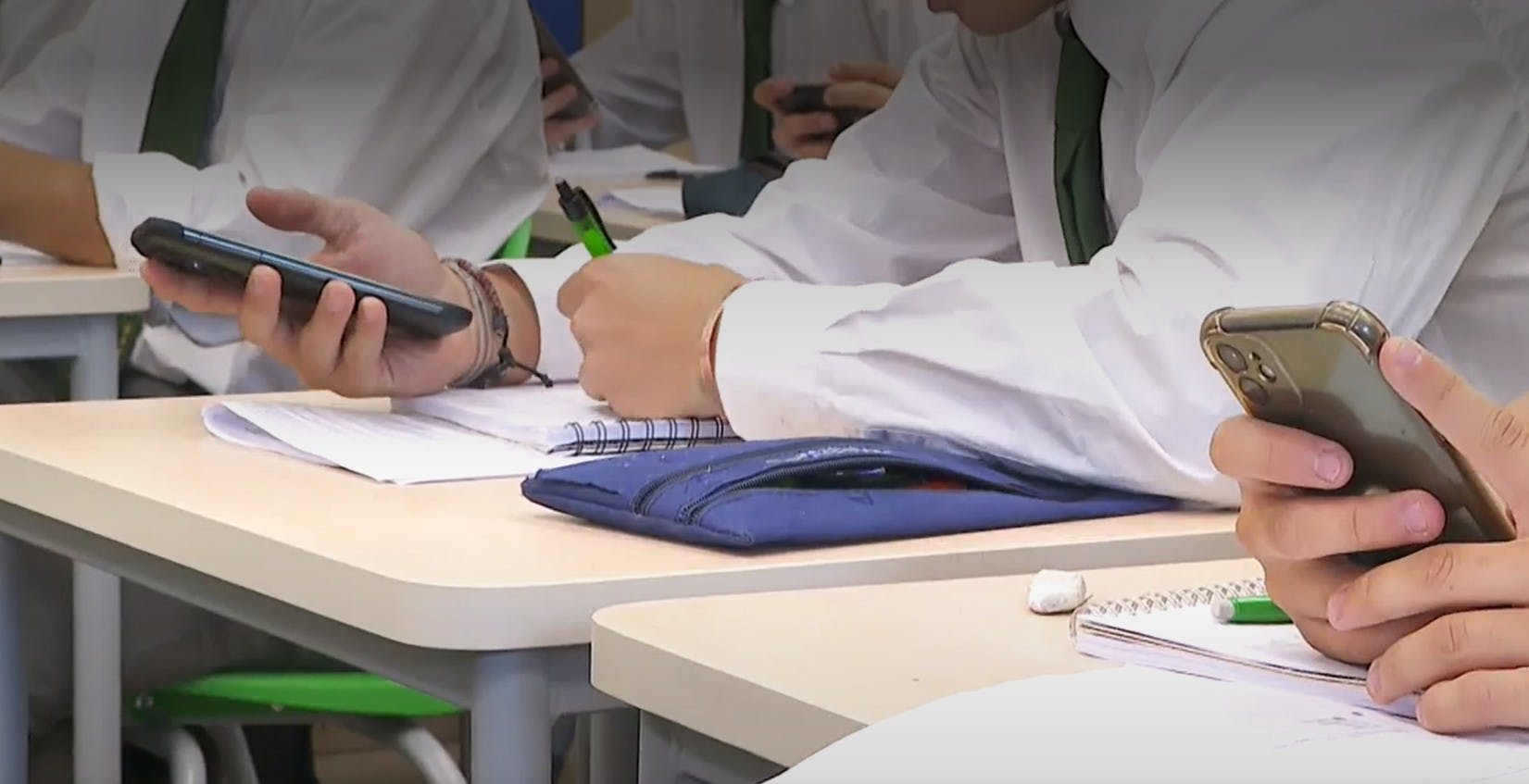 El "estuche" inhibidor de señal que llegará a los colegios 