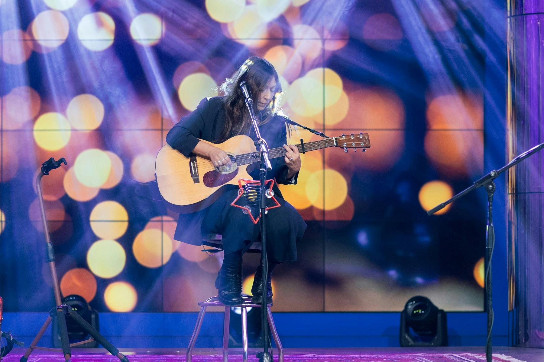 En Hora 25: La música de Javiera Parra, la magia de Jean Paul Olhaberry y homenaje a Cecilia