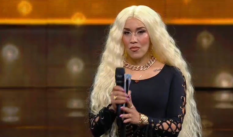 ¡Llegó la caballota! La gran Ivy Queen se impone en el escenario