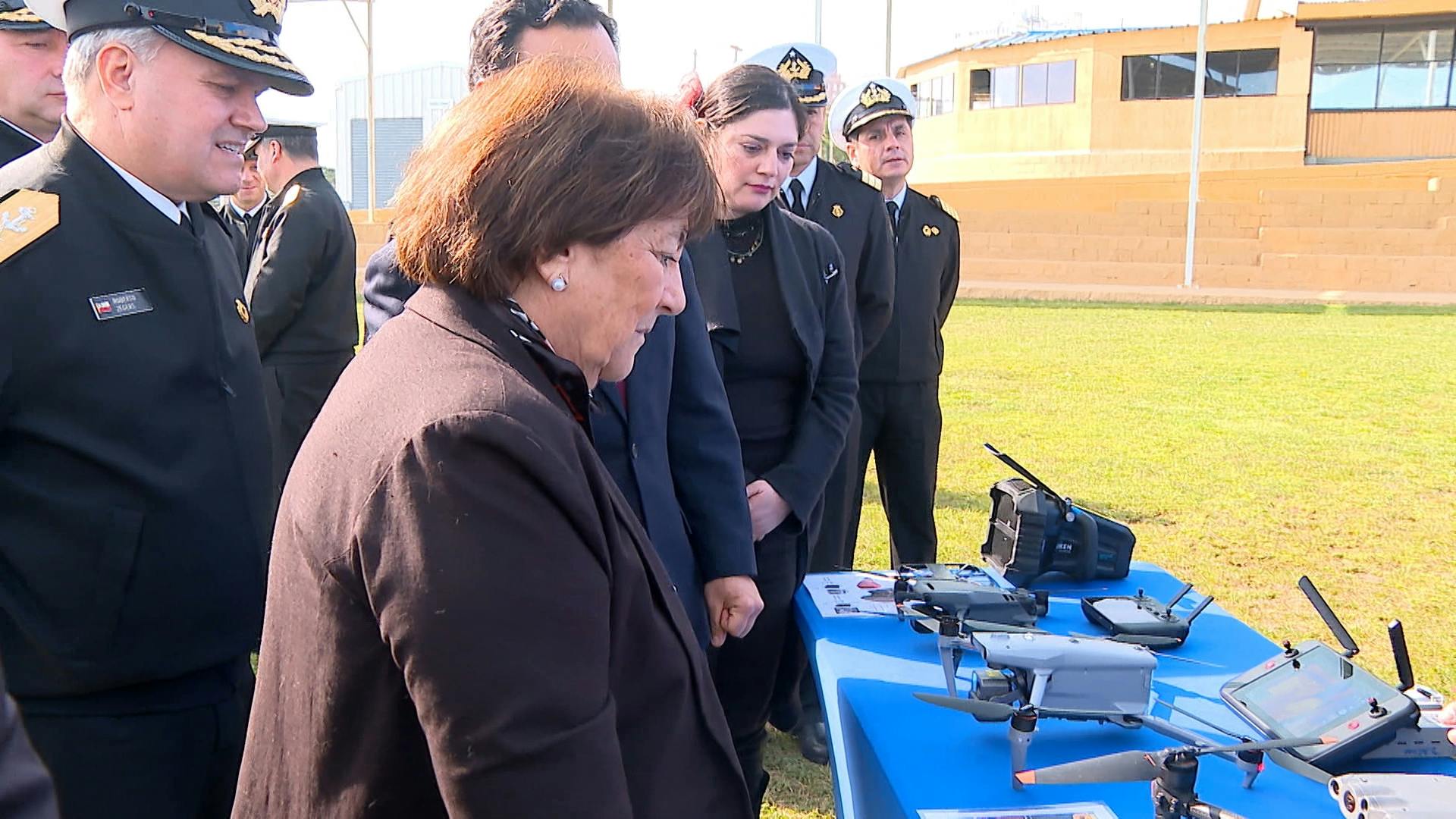 Ministra de Defensa entrego implementación tecnológica a la Armada