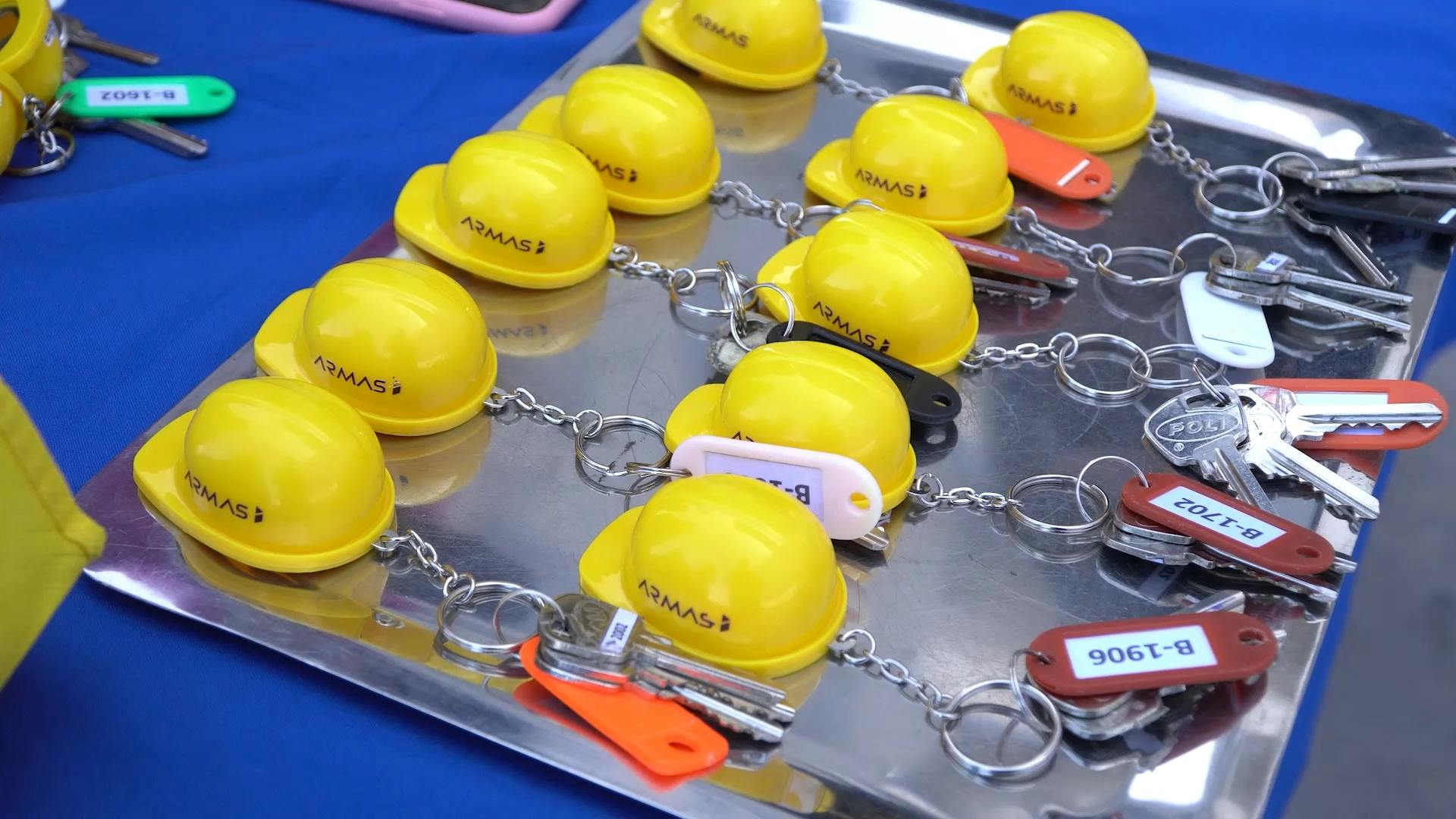 57 familias ya cuentan con las llaves de sus nuevos departamentos