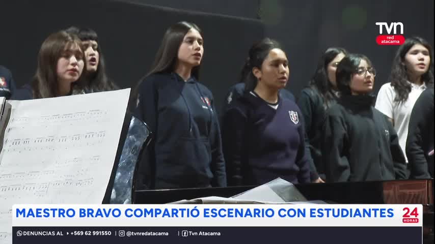 Maestro Roberto Bravo compartió escenario con estudiantes