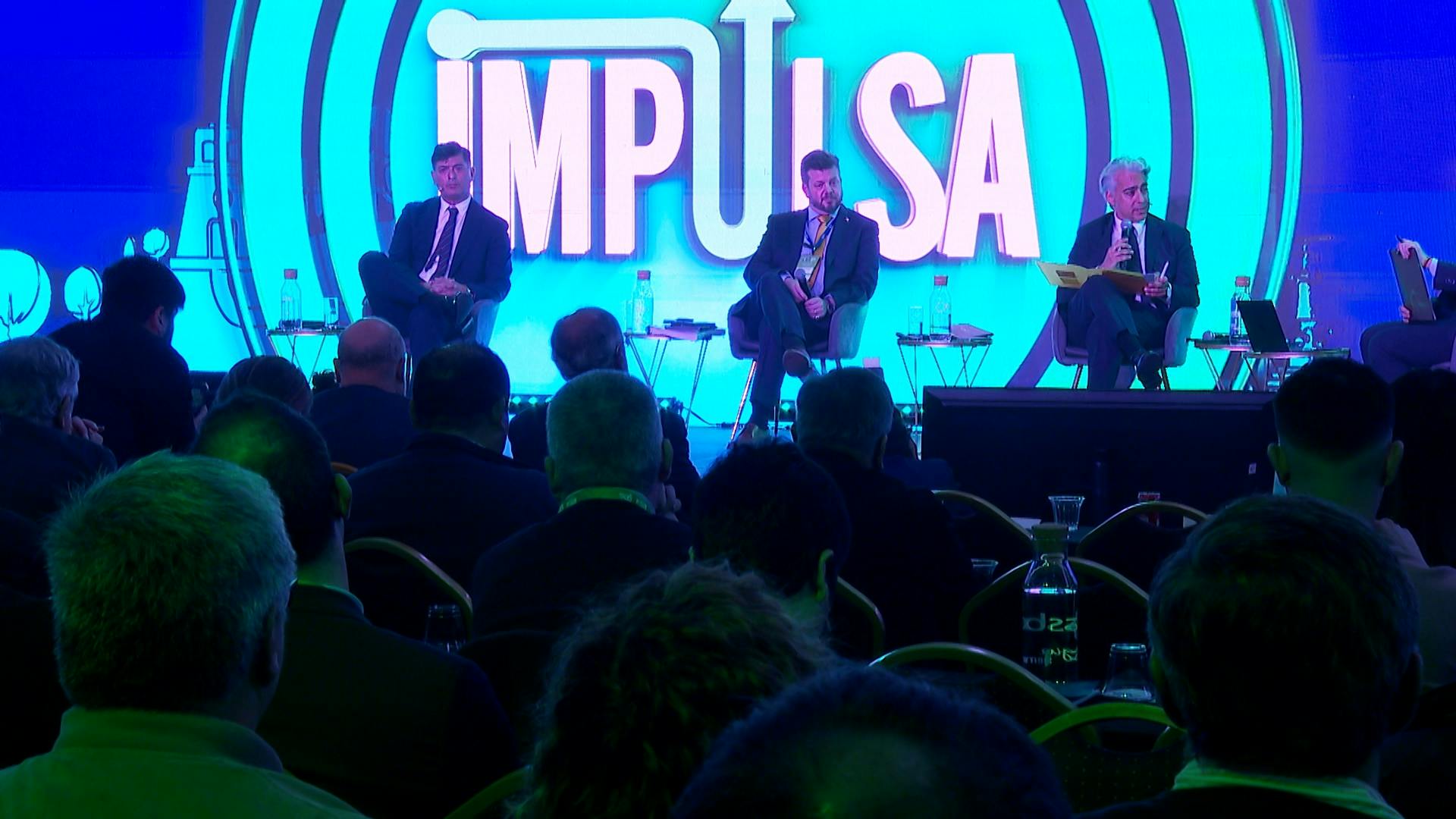 Tres candidatos presidenciales debatieron en encuentro empresarial en Concepción