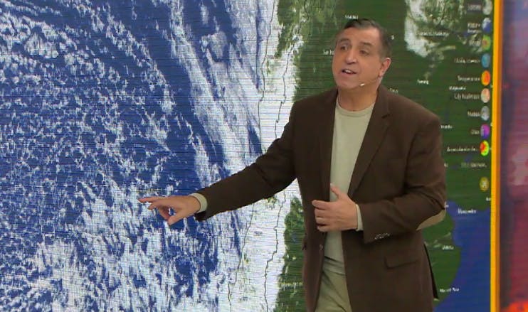 Iván Torres responde: ¿Qué es "el celular abierto" y por qué traería más lluvias? 