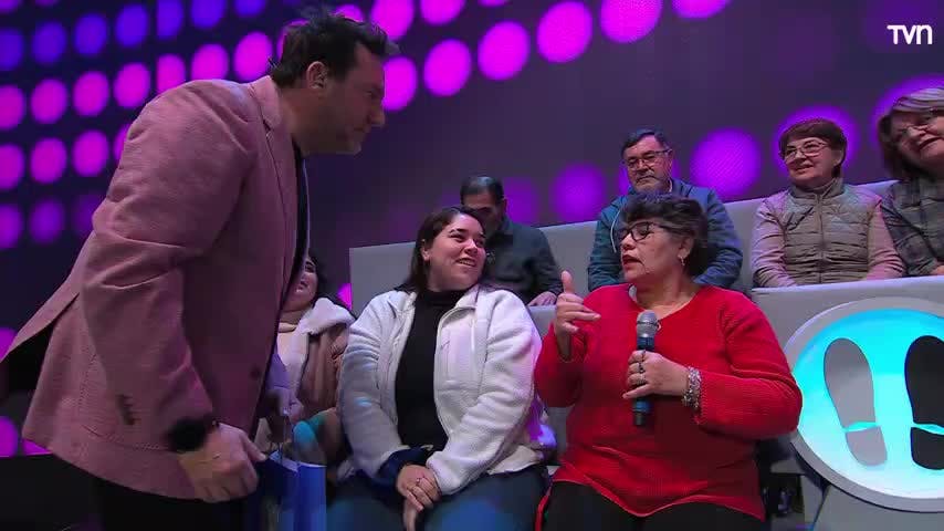 ¡Juan José no quiere irse de la casa de la mamá todavía!