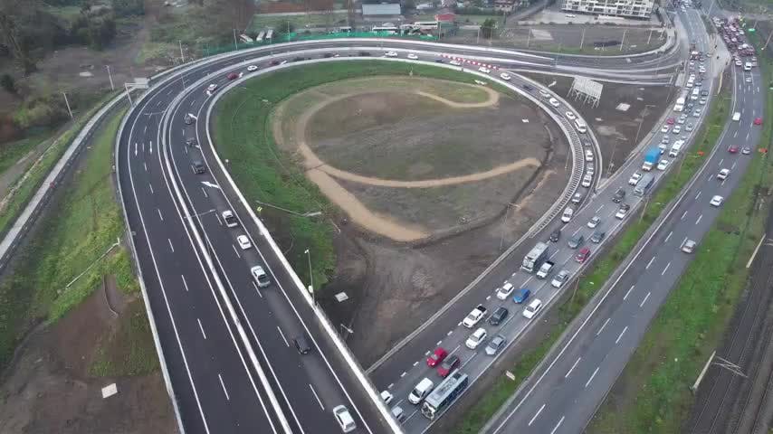 Congestión en día clave de apertura de orejas en Puente Industrial en San Pedro de la Paz