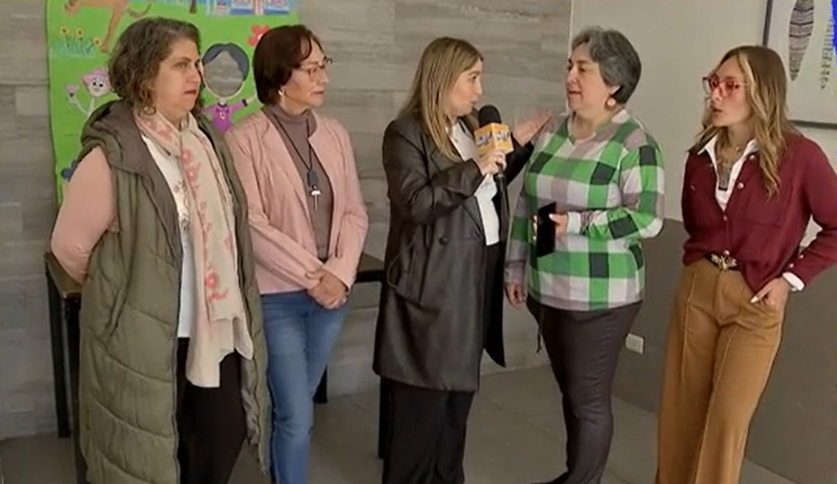 Vecinas se trasformaron en una gran familia de acogida de una niña recién nacida 