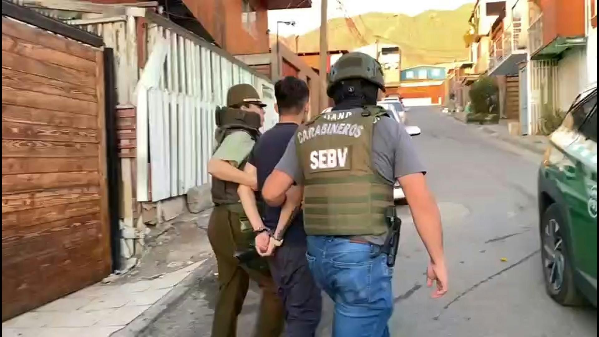Detienen a sujeto imputado por portonazo en sector sur