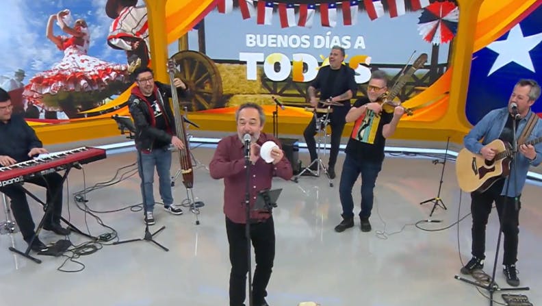 Un gran lujo en el "Buenos Días a Todos": ¡ Las cuecas de Daniel Muñoz y Los Marujos!