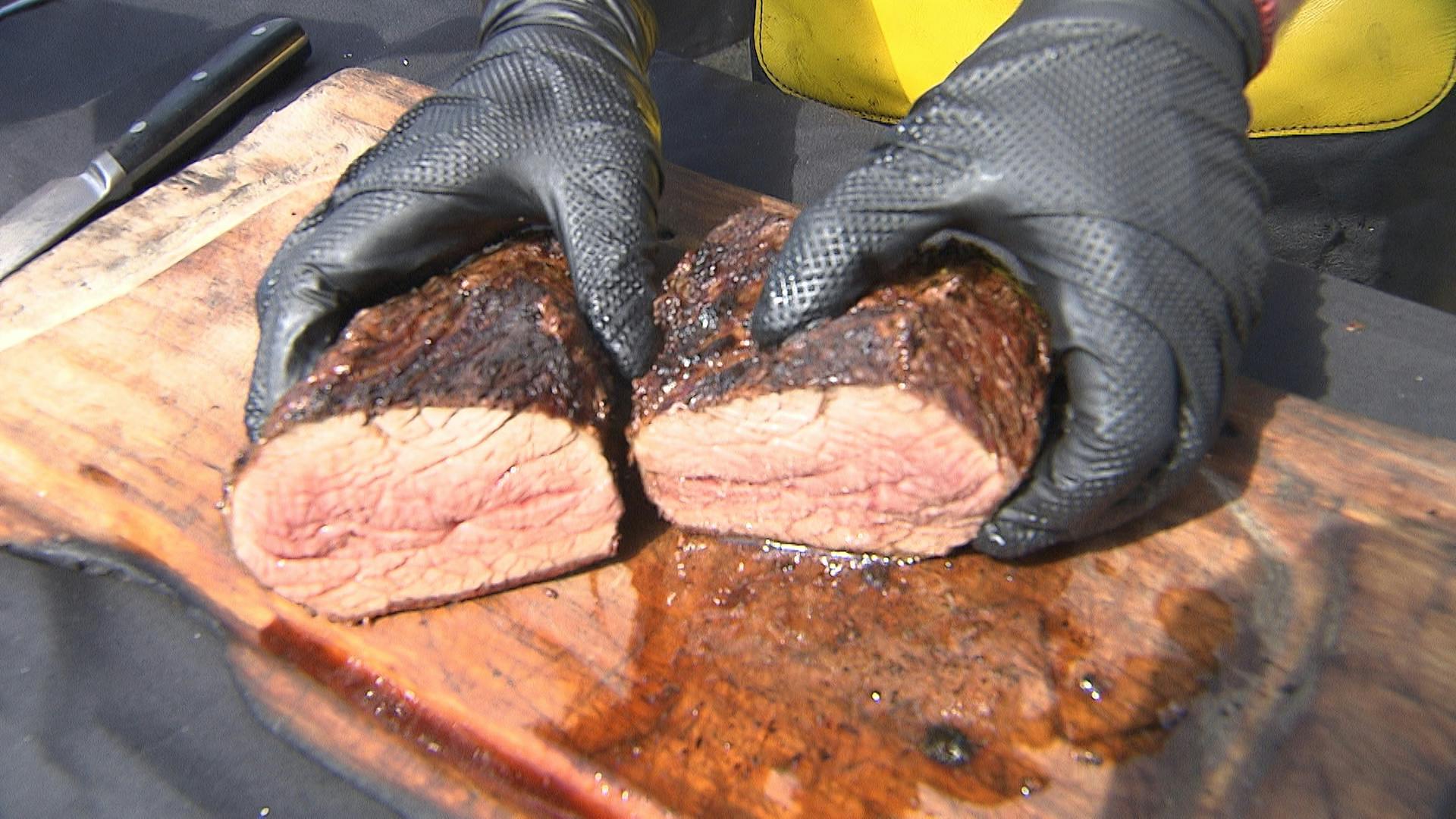 CAMPEÓN MUNDIAL NOS ENSEÑAN A HACER ASADO