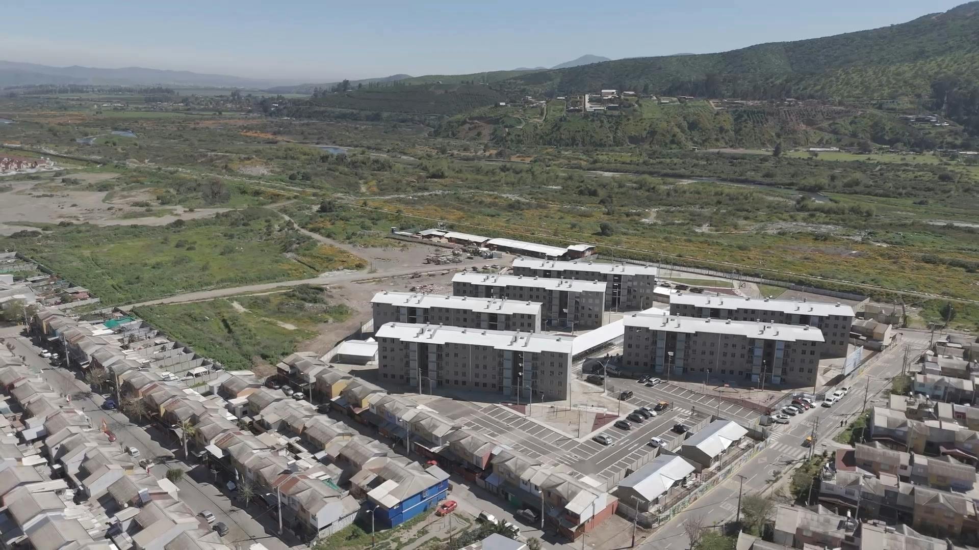 Minvu entrega viviendas a familias en Quillota