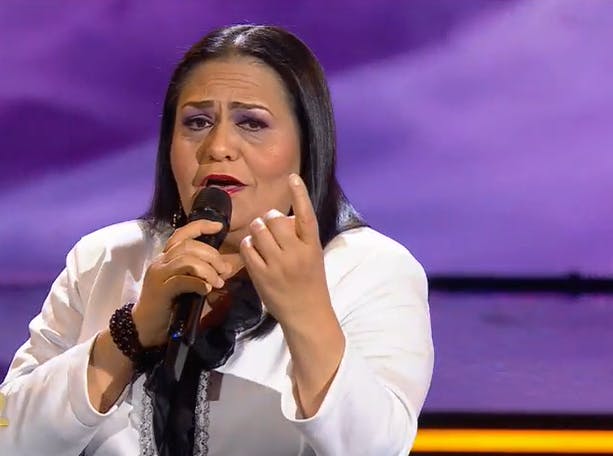 Ana Gabriel interpreta "Evidencias", una lucha entre el sentir y la razón 