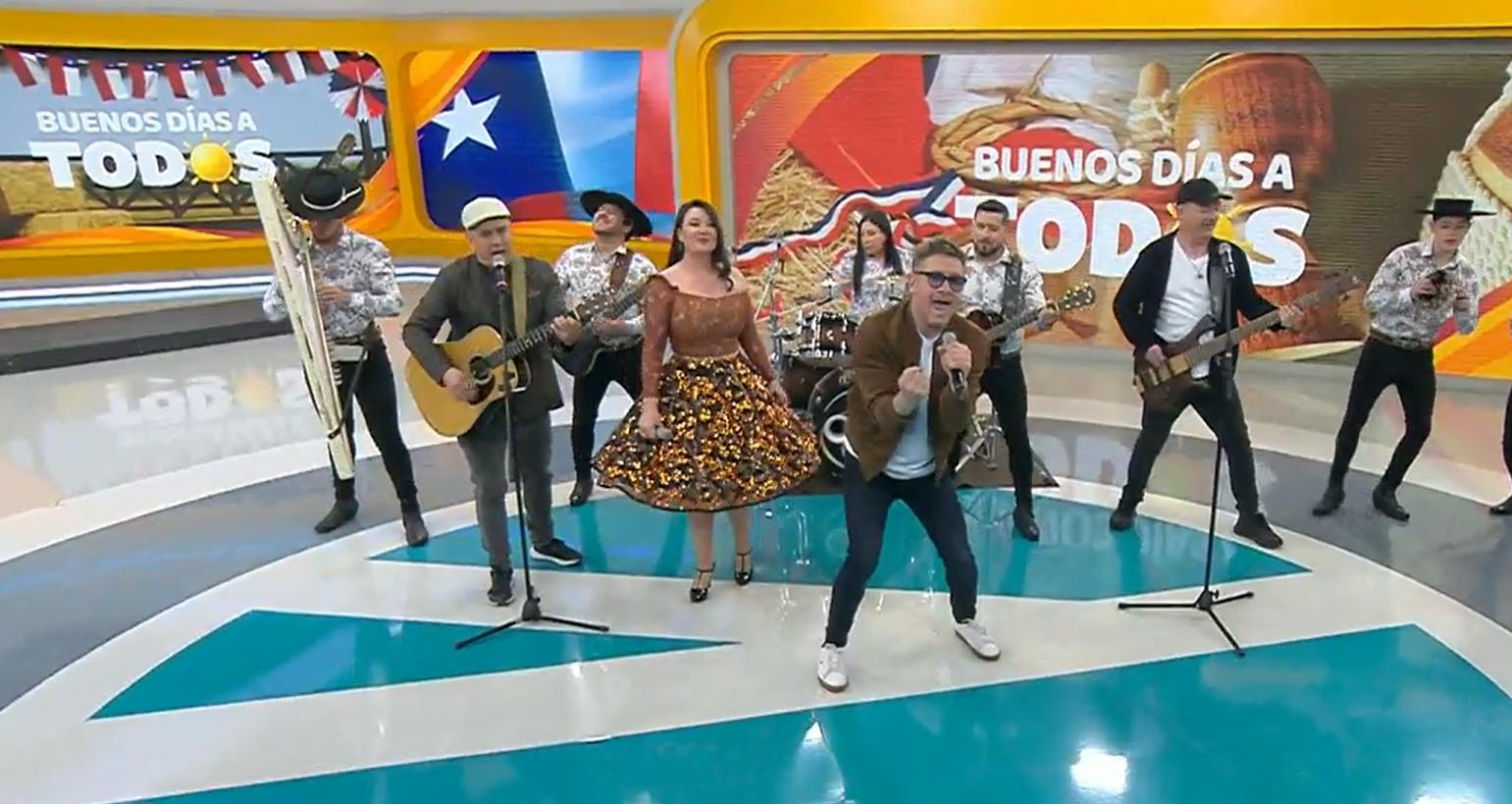 Entremares y Natalino estrenan "Mírame" en el "Buenos Días a Todos" 