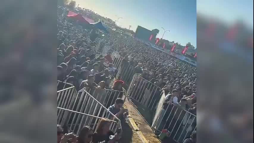 Carabineros usó gas pimienta para detener una riña en evento masivo de Hualpén, resultando afectado una parte del público