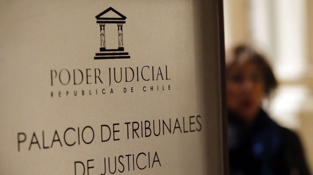 Justicia absuelve a trabajador que recibió sueldo por $165 millones, renunció y nos los devolvió
