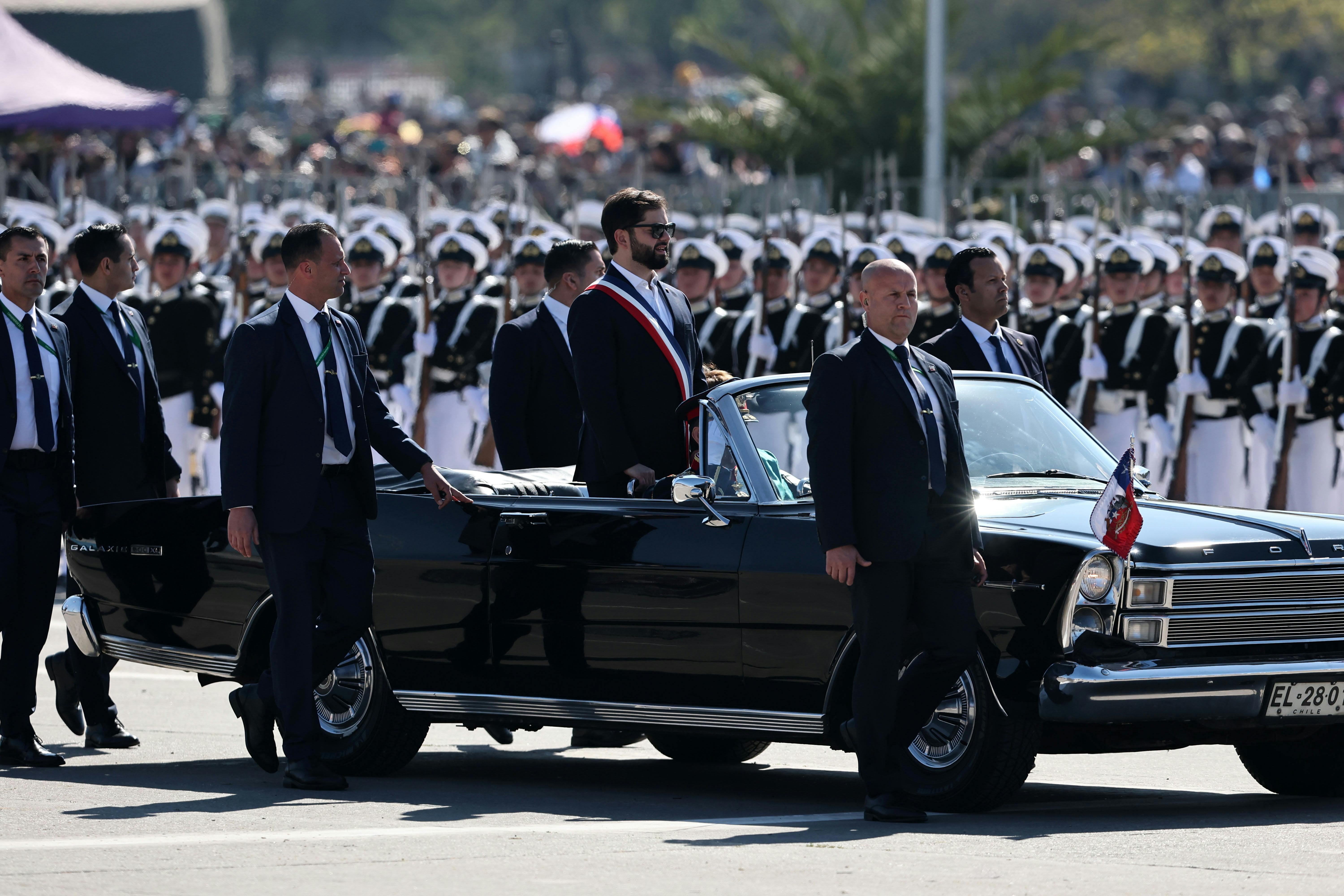 Así fue la llegada del Presidente Gabriel Boric Font a la gran Parada Militar 2025