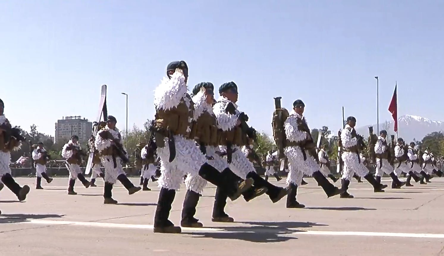 El llamativo paso de la División de Montaña del Ejército de Chile en la Parada Militar 2025