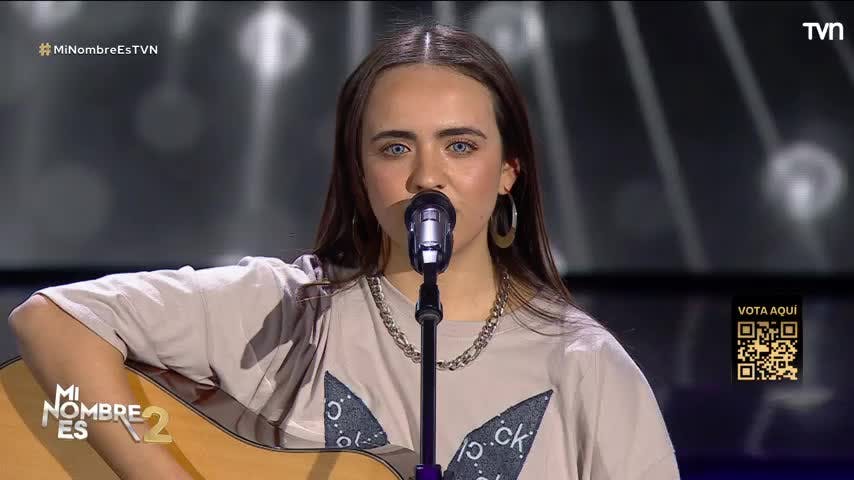 Billie Eilish emociona con una versión acústica 