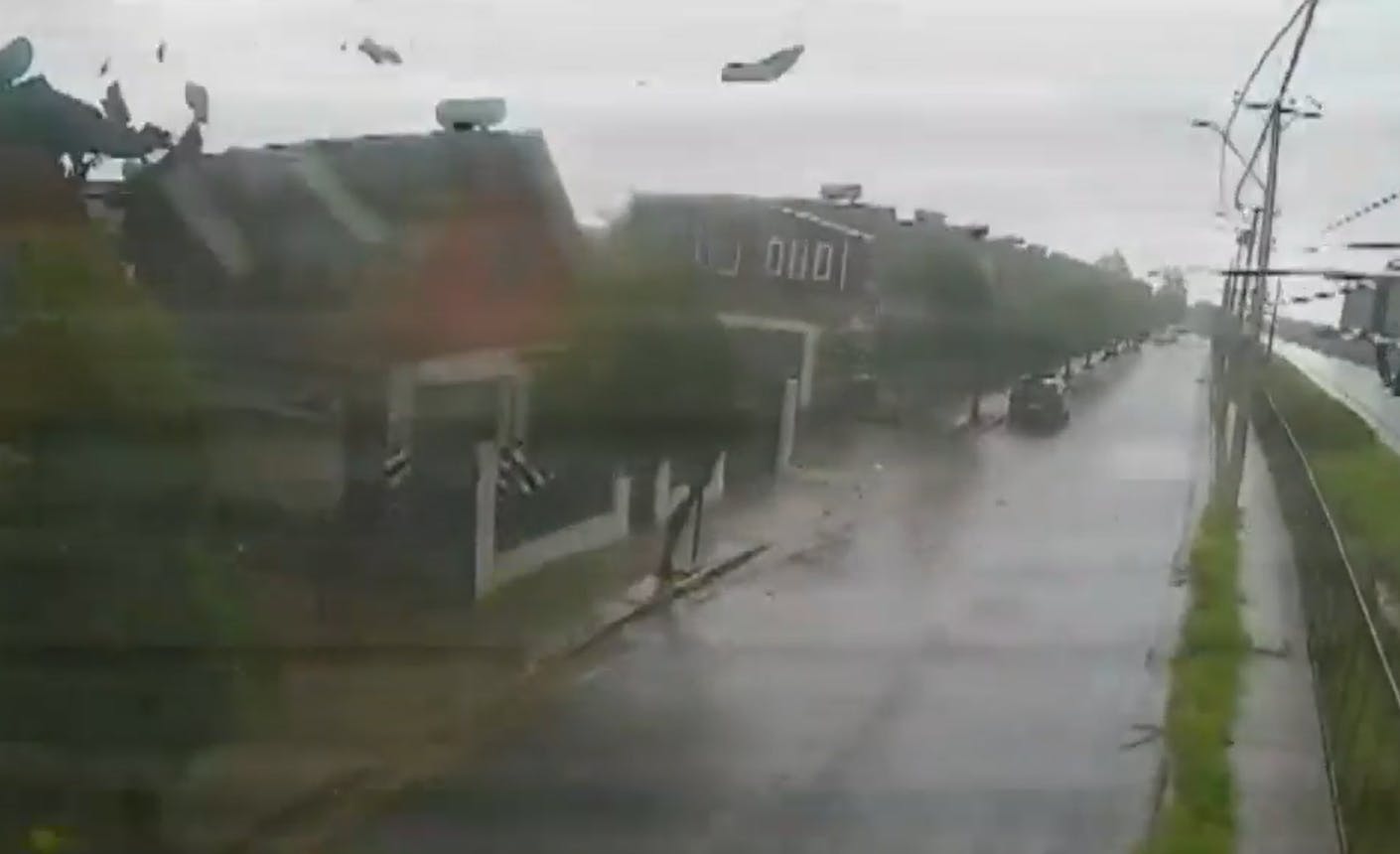 150 casas dañadas en Linares: Así fue la ruta de destructor tornado en el sur 