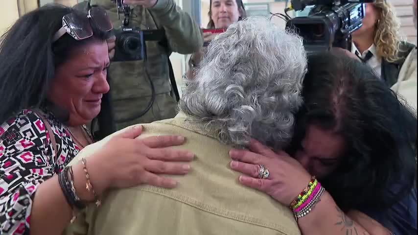 Madre se reencontró con sus hijas tras 46 años