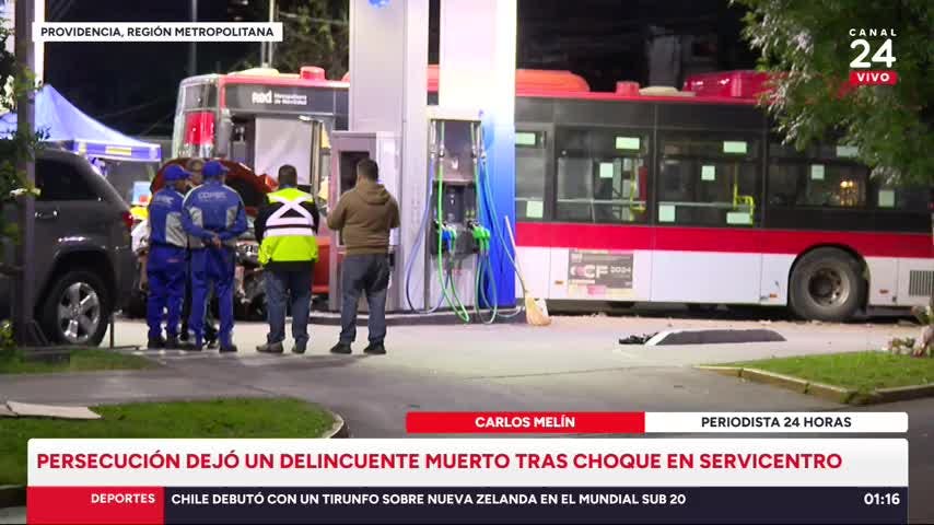 Persecución terminó con delincuente fallecido y dos heridos en Providencia: auto delictual impactó con micro 