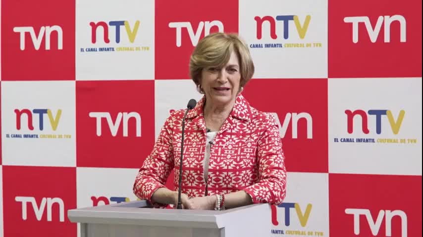 Niñas y niños entrevistan a Evelyn Matthei en Punto de Prensa ¿Qué Sucede?