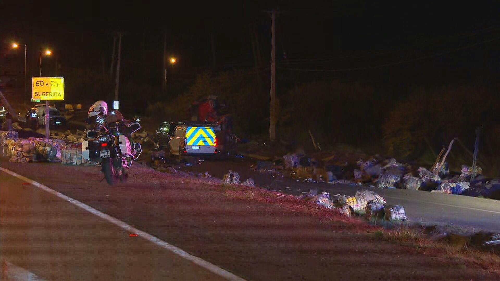 Camión perdió el control, se volcó y dejó dos fallecidos en Ruta 5 Norte: investigan emboscada