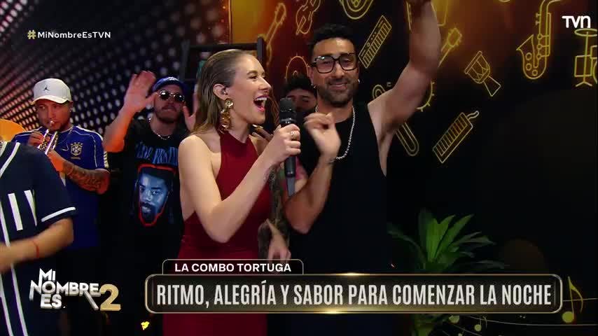 La cumbia llegó al backstage junto a La Combo Tortuga y Carla Jara