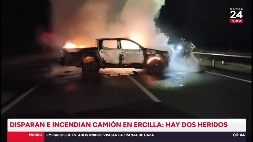 Ataque incendiario en Ruta 5 Sur: camioneta es consumida por las llamas y tránsito está cortado