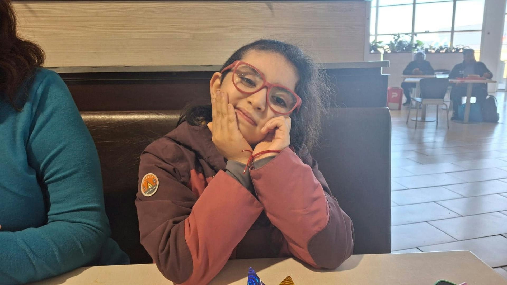 Padres necesitan $160 millones para tratamiento de su hija