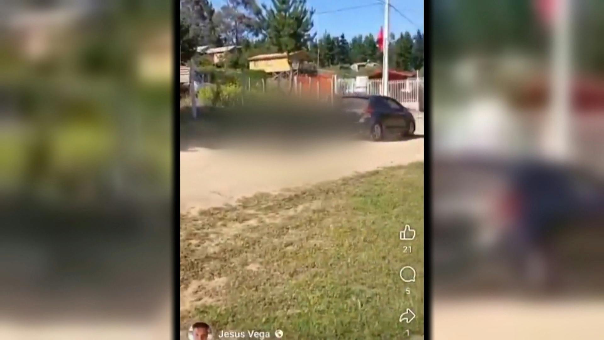 Delincuente es arrastrado en Laguna Verde