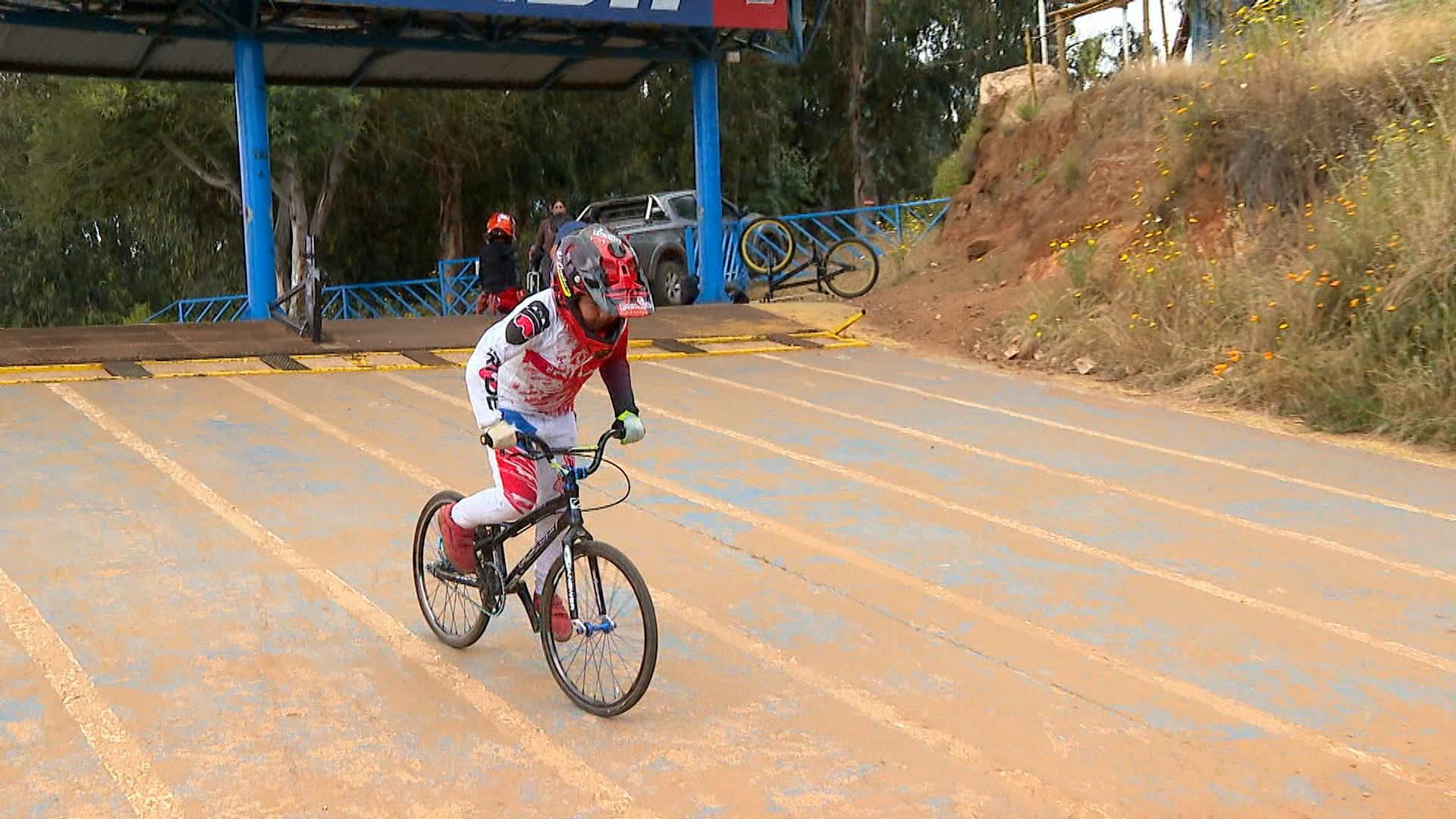 Ciclistas regionales en riesgo de perder su pista