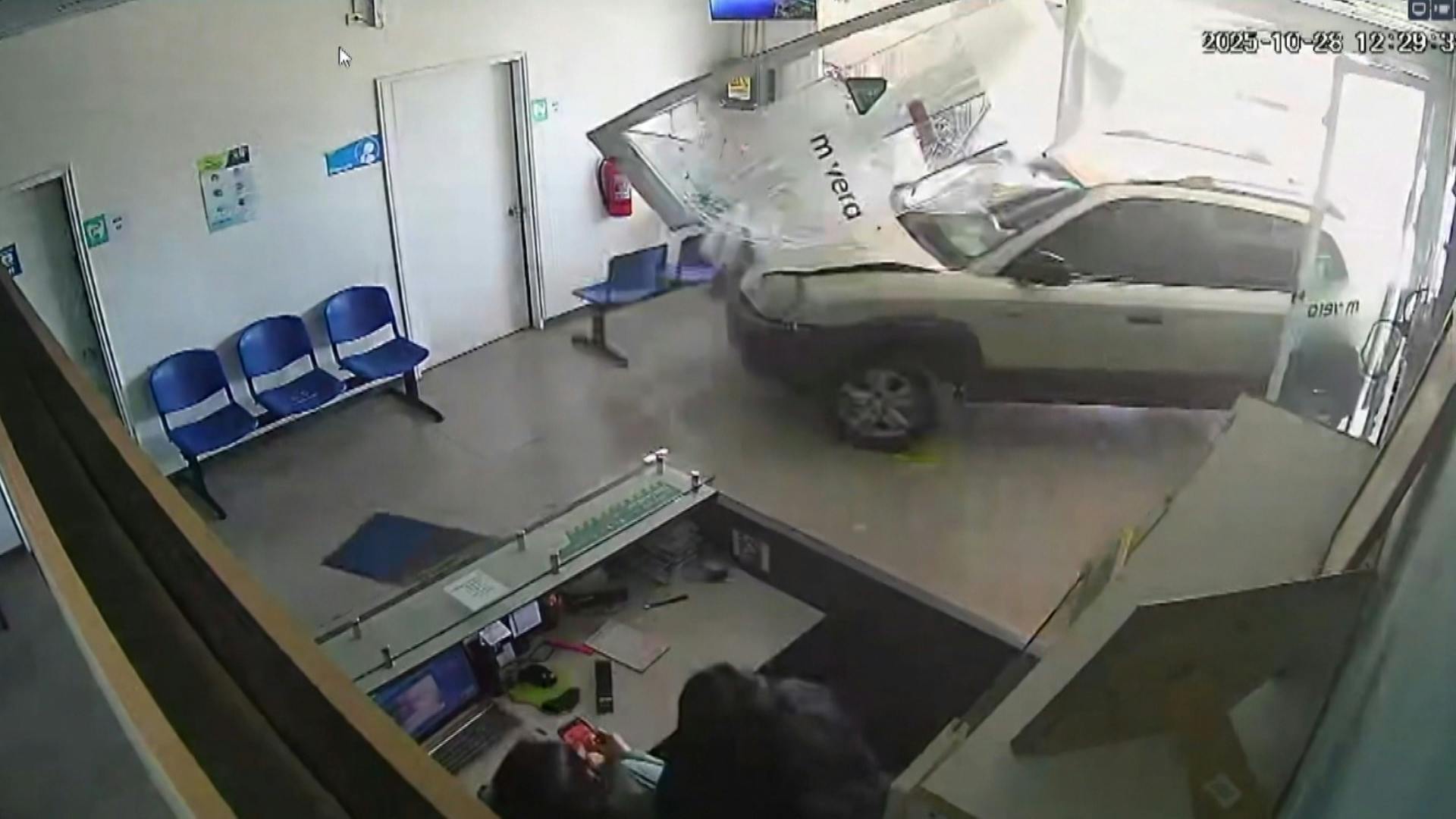 Automovilista se estrelló con clínica en Limache