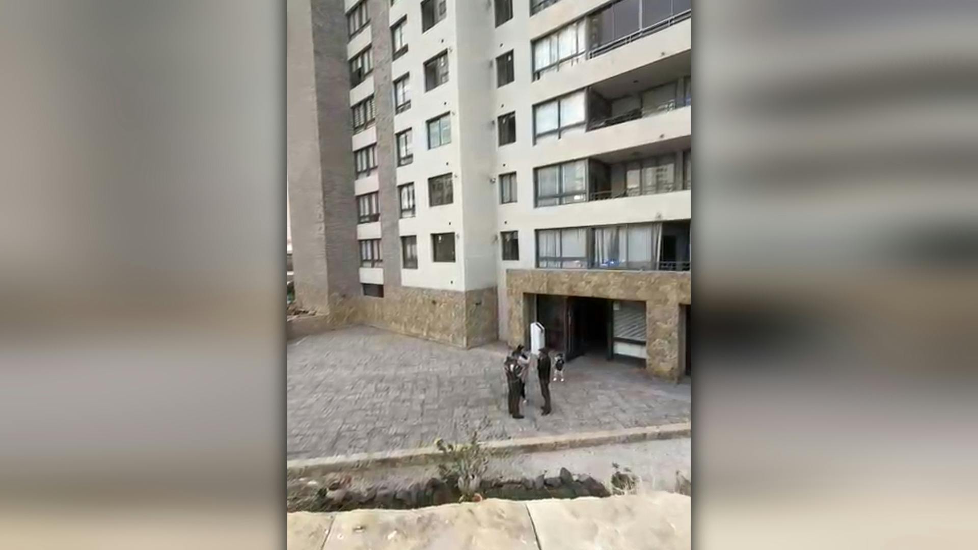 Carabineros investiga la muerte de un hombre tras falla de un ascensor 