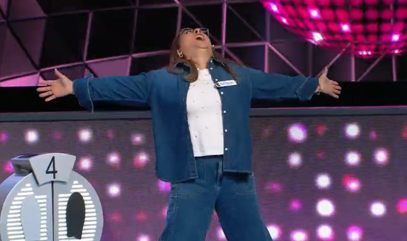 ¡Sacó los pasos prohibidos! Natalia Cuevas bailó como Michael Jackson
