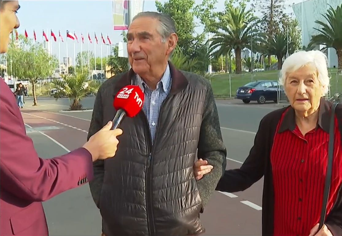 ¡70 años de matrimonio! El ejemplo de los primeros votantes en el Estadio Nacional 