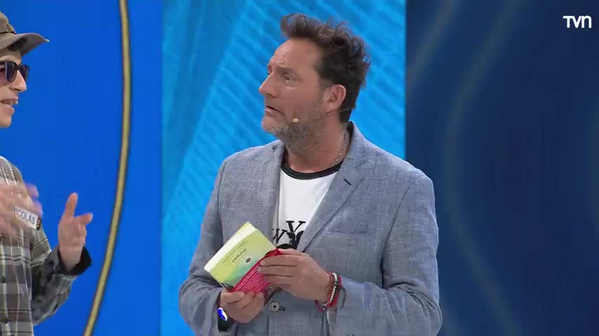 En Ahora Caigo se cae, pero con cultura: participante regaló libros a sus compañeros