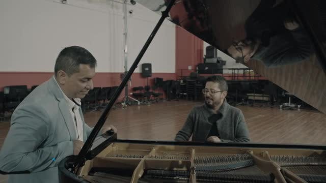 Conectados con Latinoamérica: Afinadores de piano, biomateriales 3D y el dilema de la IA