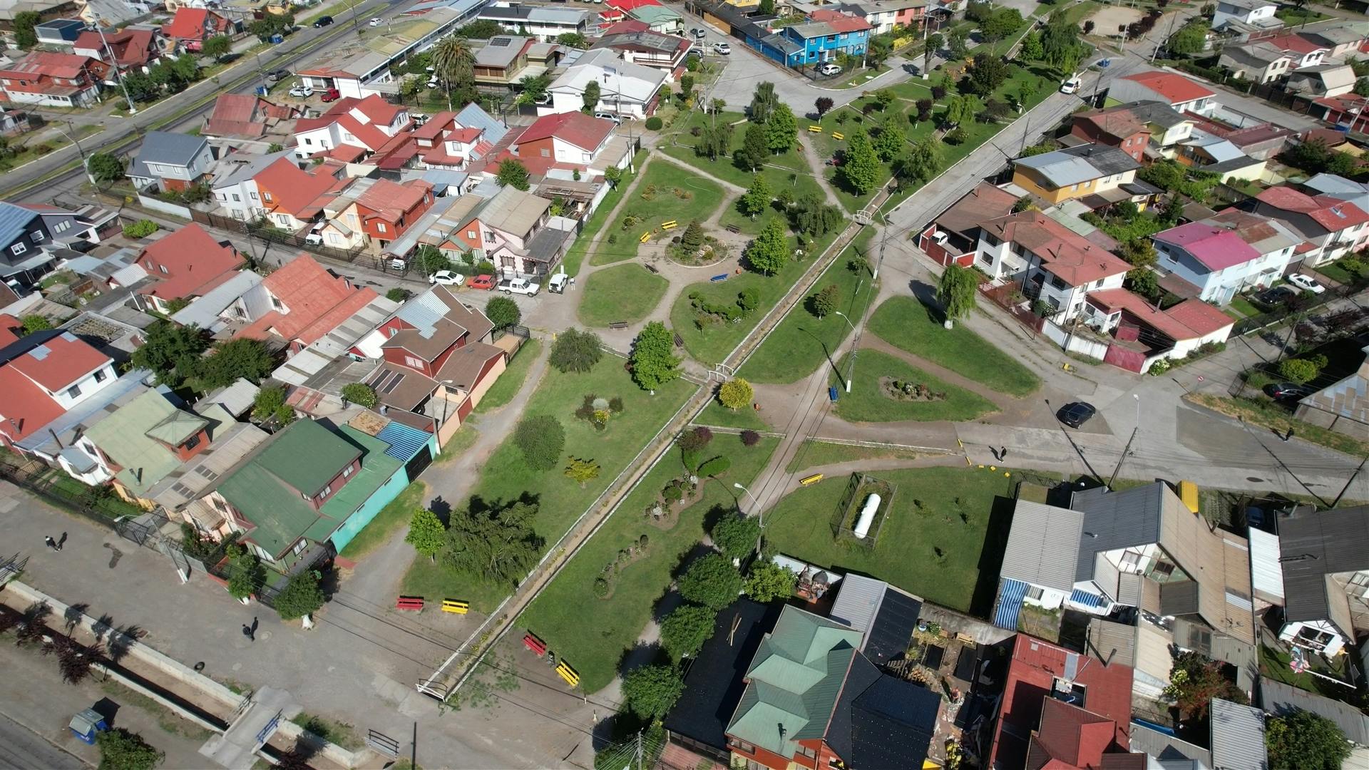 "Plaza Los Bunkers": Talcahuano homenajea a la banda chilena en el barrio donde crecieron