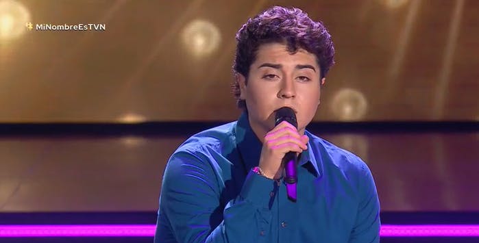 El icónico baladista José José llena de emoción el escenario
