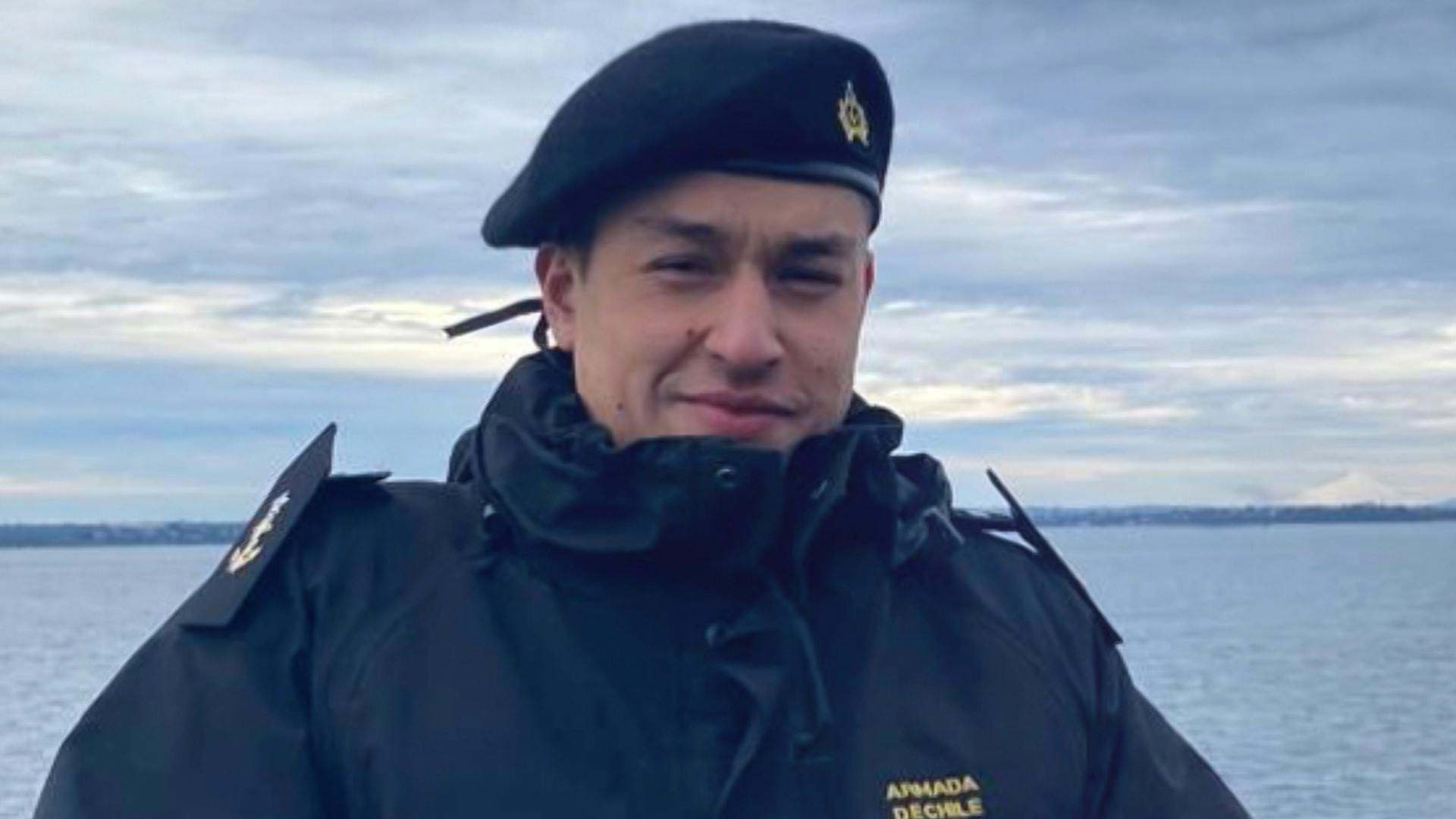 Cadete de la Armada es dado de baja por haber tenido leucemia