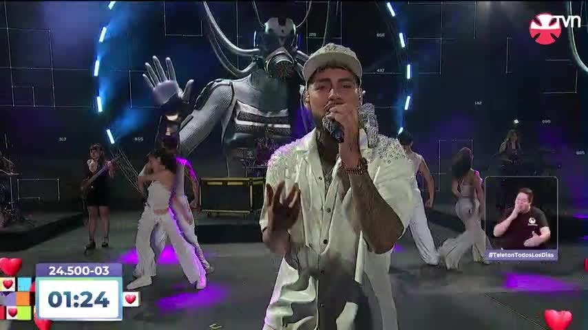 Gino Mella llenó de puro ritmo el Estadio Nacional se hizo bailar al público
