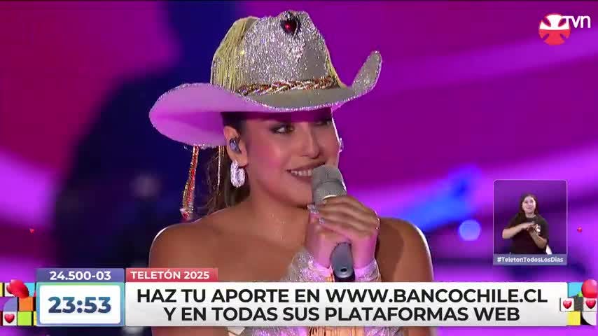 El grito del Estadio Nacional que emocionó a María José Quintanilla en Teletón